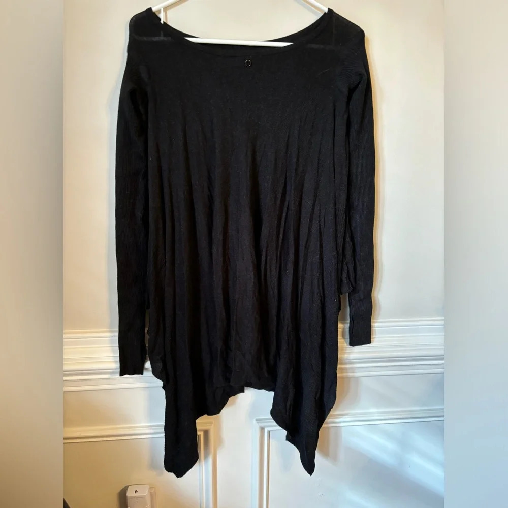 Lululemon‎ Hi-Lo Asymmetrical Black Sweater Size Small